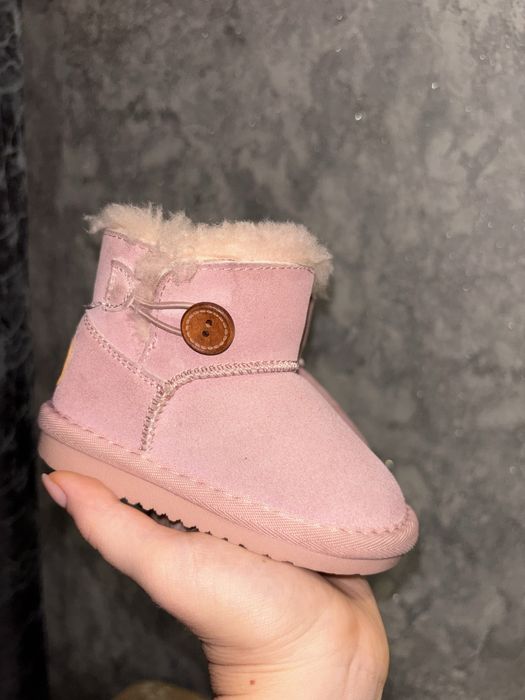 Продам угги детские зимние