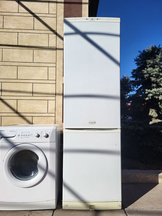 Холодильник Аристон и стиралка