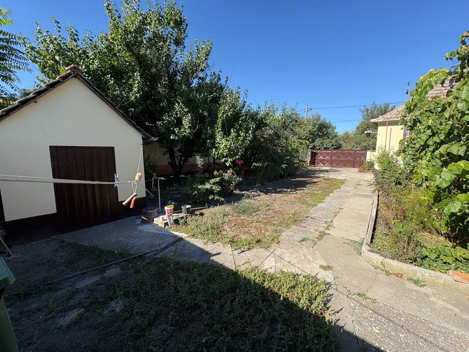 Casă cu teren generos Dudeștii Vechi, 1450 mp, locuibilă imediat