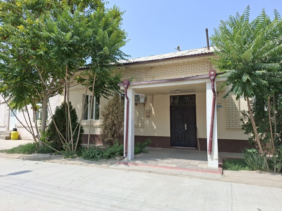 4 xonali uchastka barcha mebel va texnikalari bilan sotiladi!