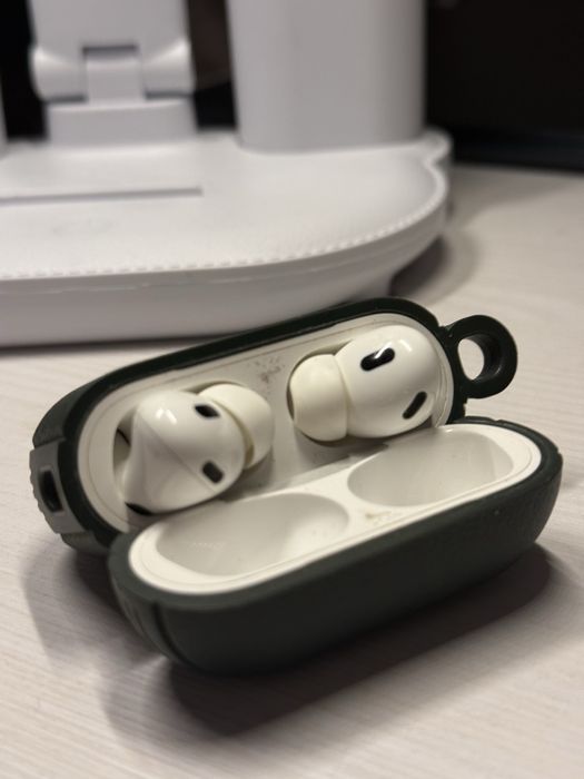 Apple Airpods Pro 2 (2022) + Spigen калъф