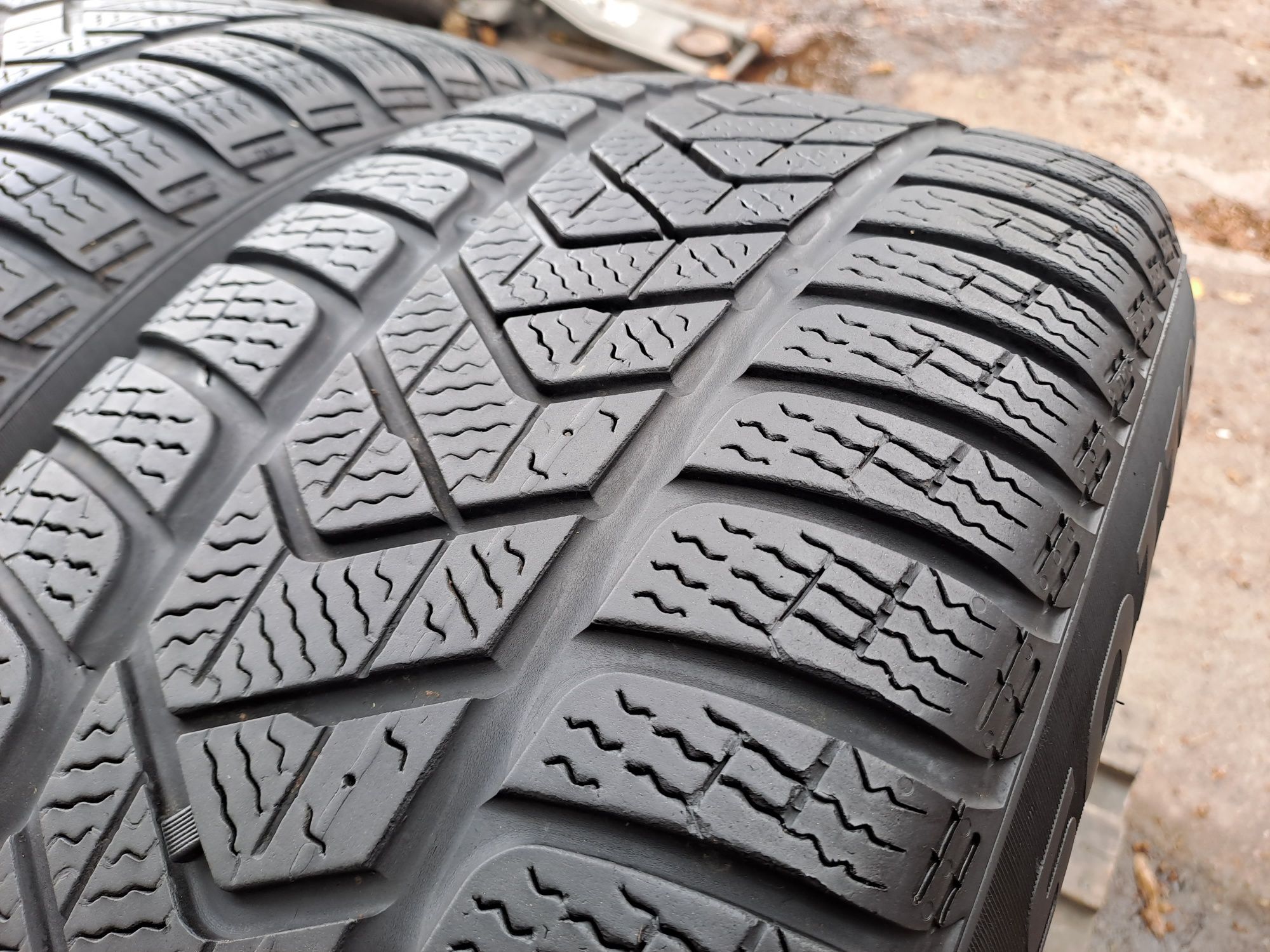 2бр. 235/55/17 Pirelli Sottozero 3