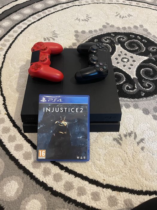 PS4 1TB doua manete in stare impecabila