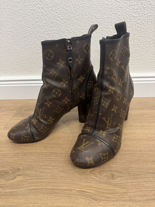 Оригинални боти LOUIS VUITTON номер 38