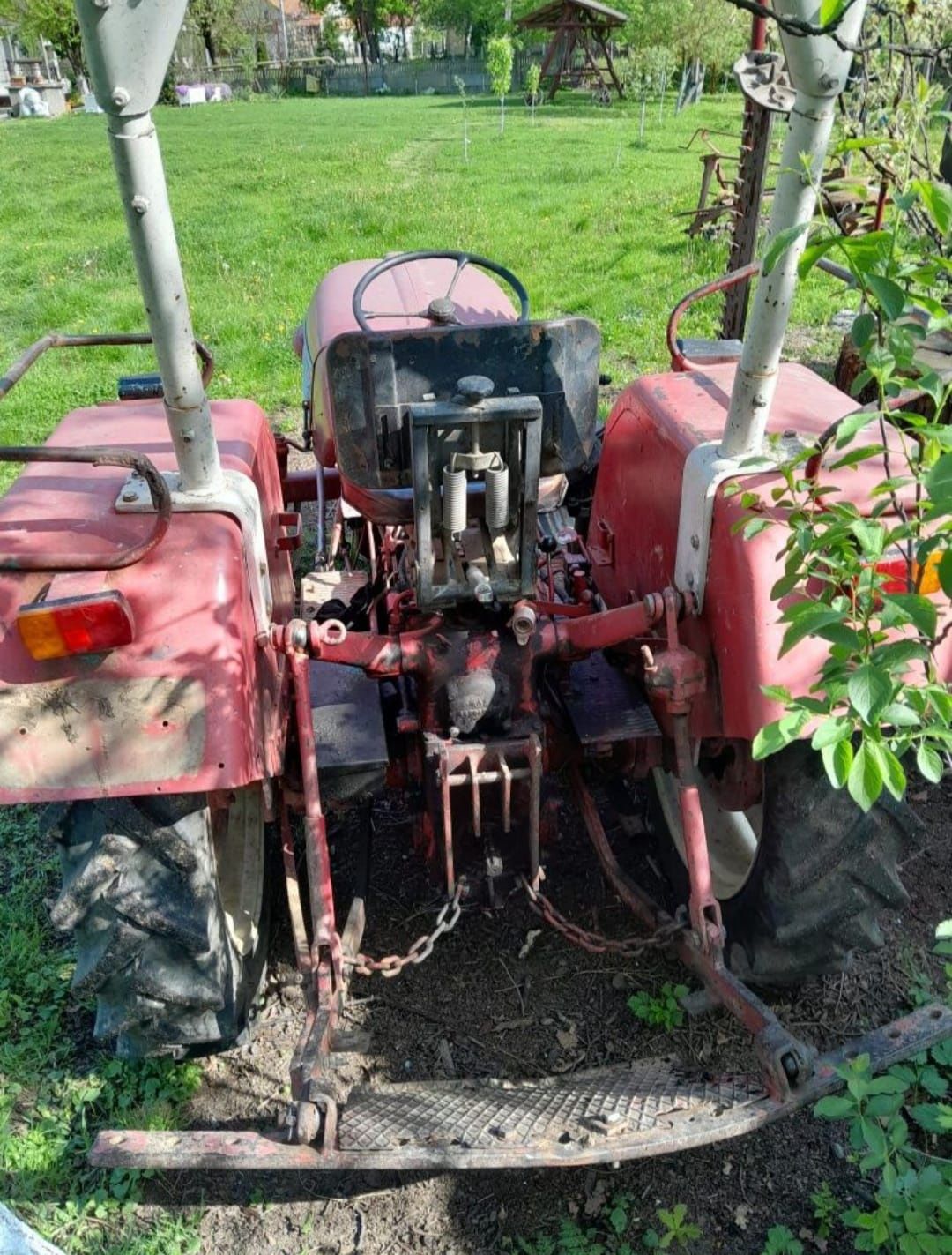 Vând tractor kramer