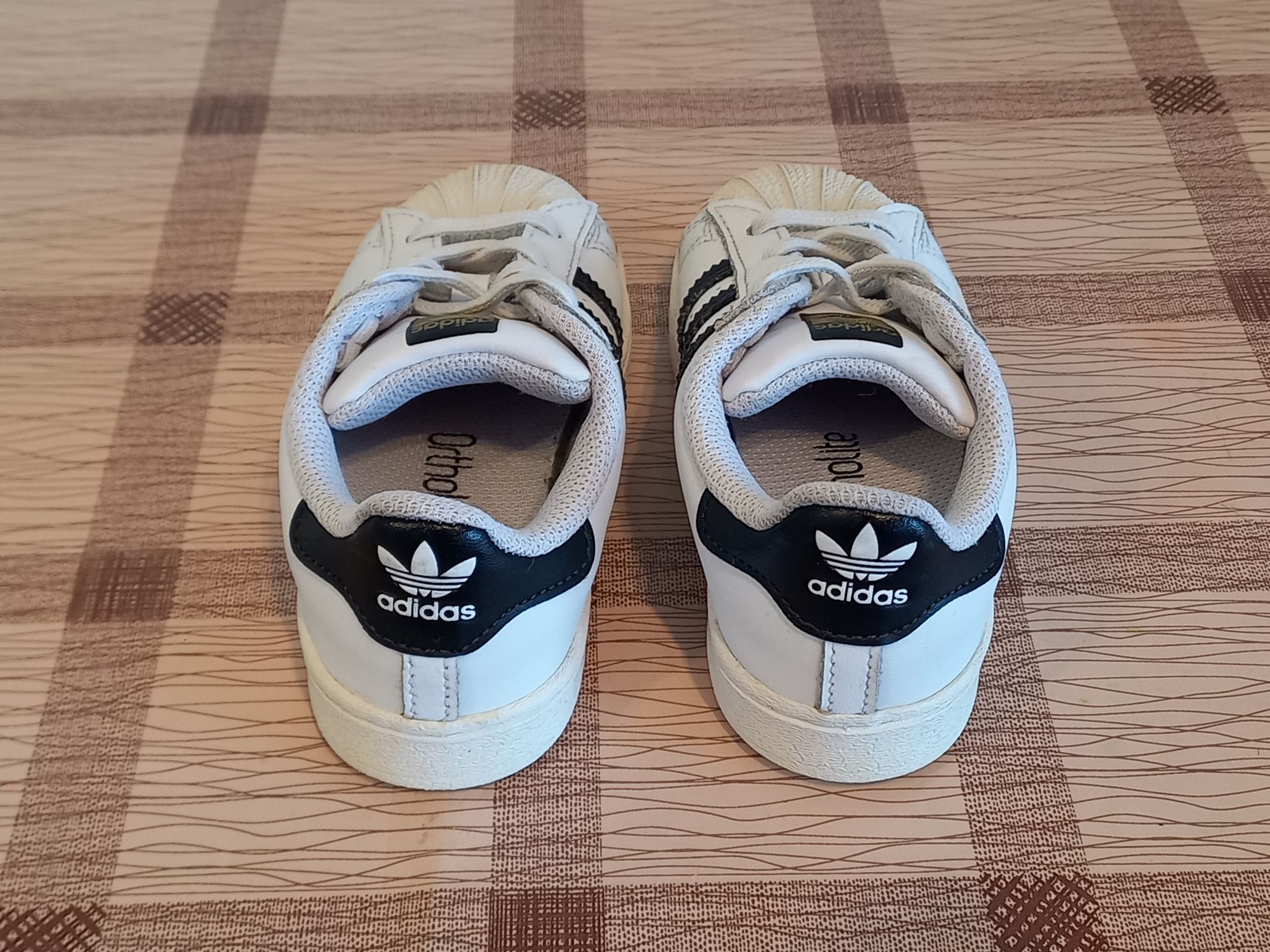 Маратонки Adidas 25 1/2 размер