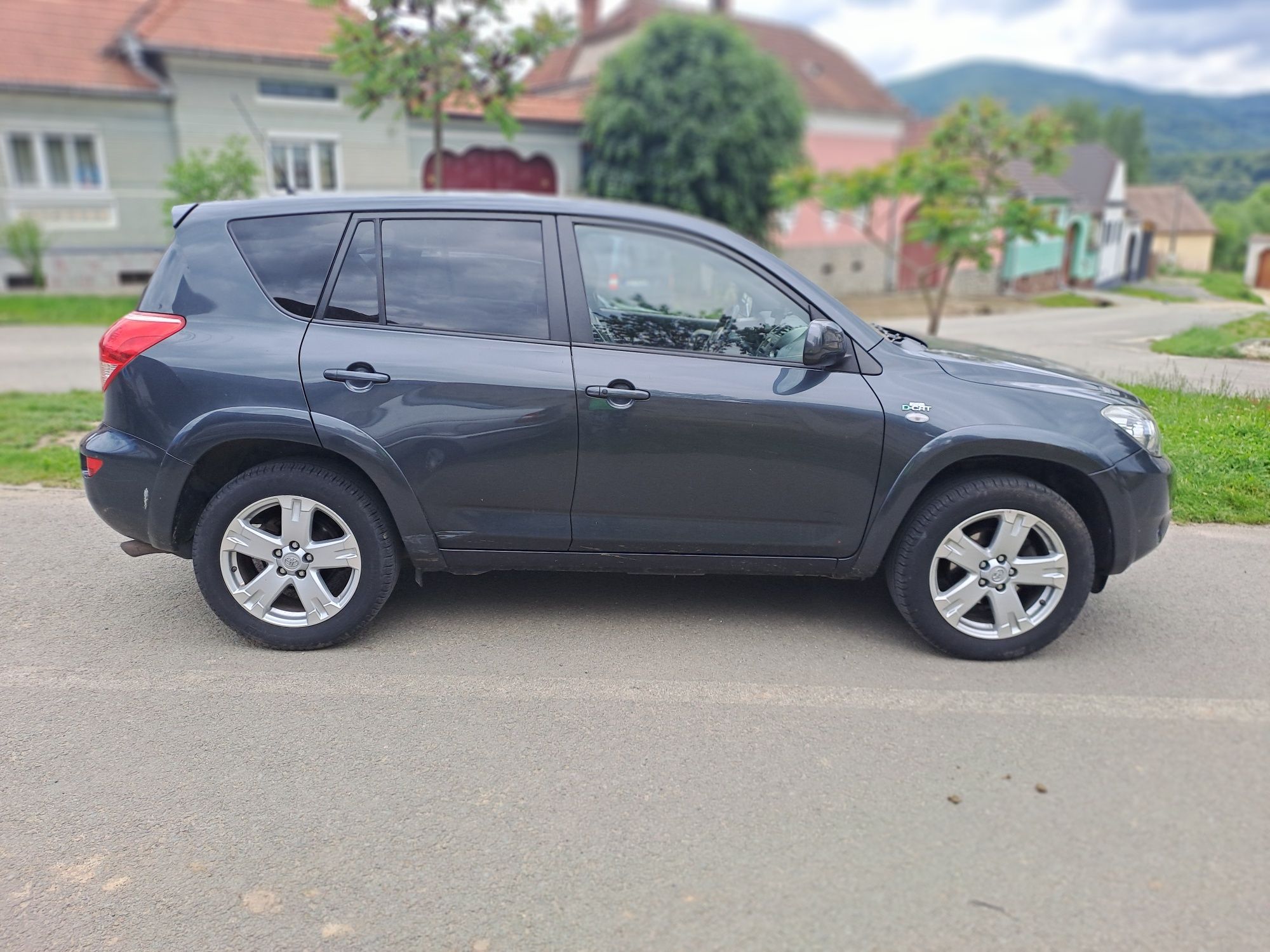 Vând Toyota RAV 4