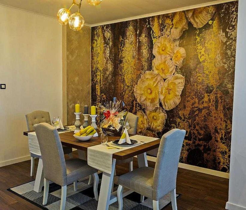 Луксозен апартамент в район Център