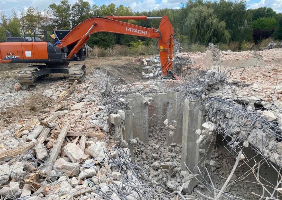 Demolari,taieri in beton,decopertam gresie,faianta,transport moloz!