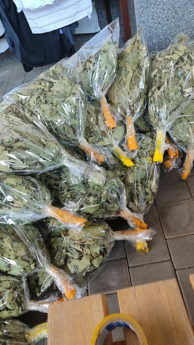 Банные веники  свежие этого года берёзовые,берёза с пихтой