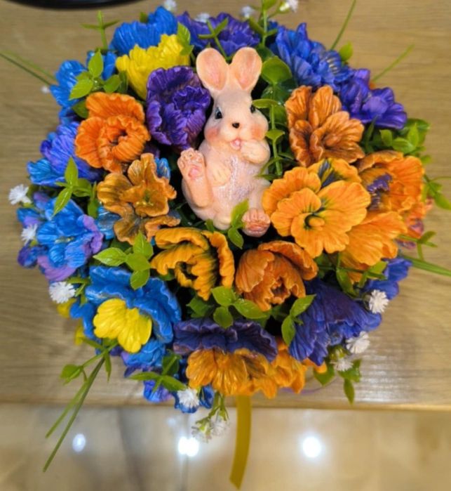 Аранжировка от ароматни сапунени цветя