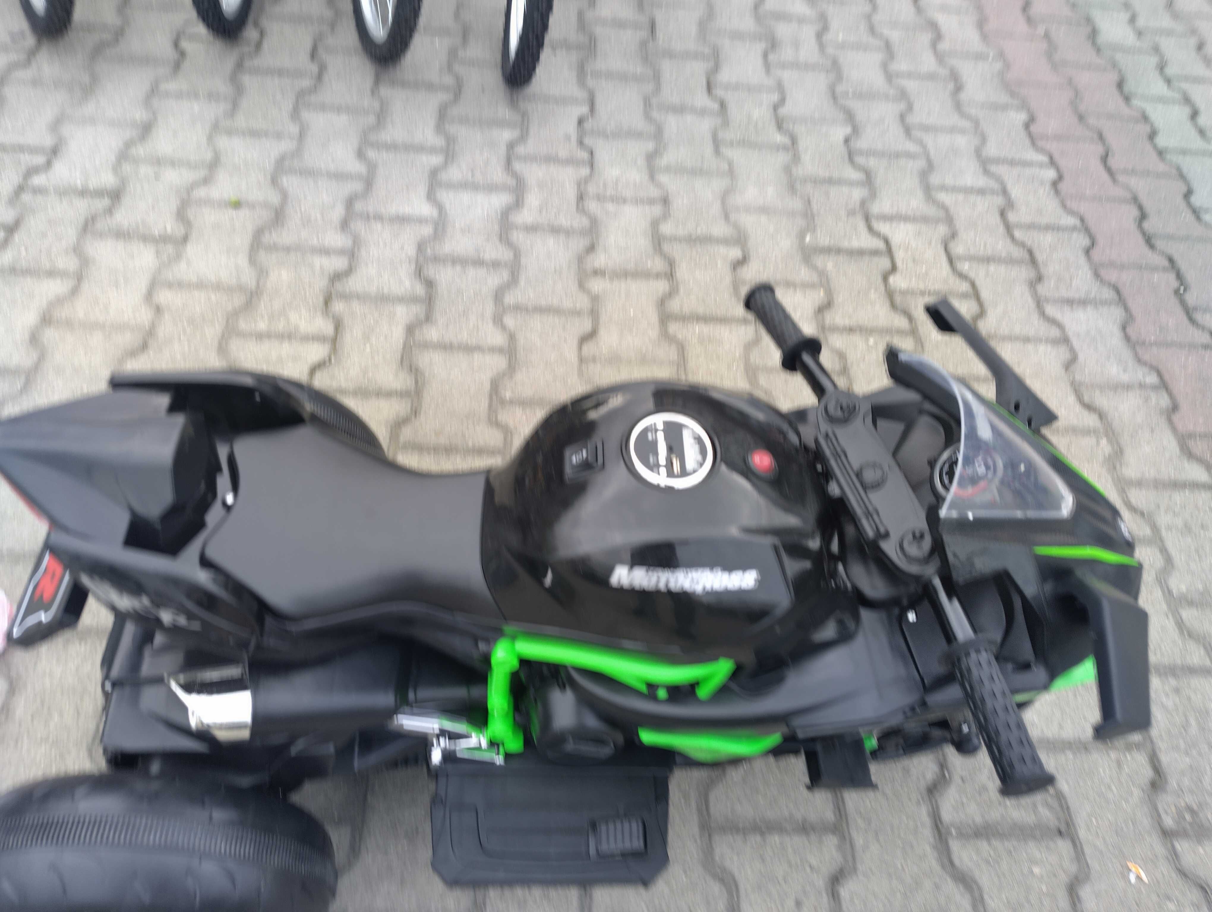 KAWASAKI акумулаторен мотор NINJA черен