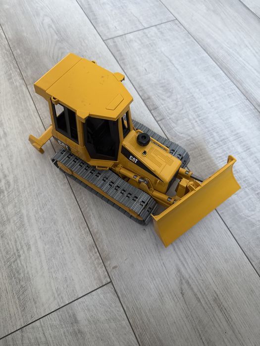 Бульдозер гусенечный CAT