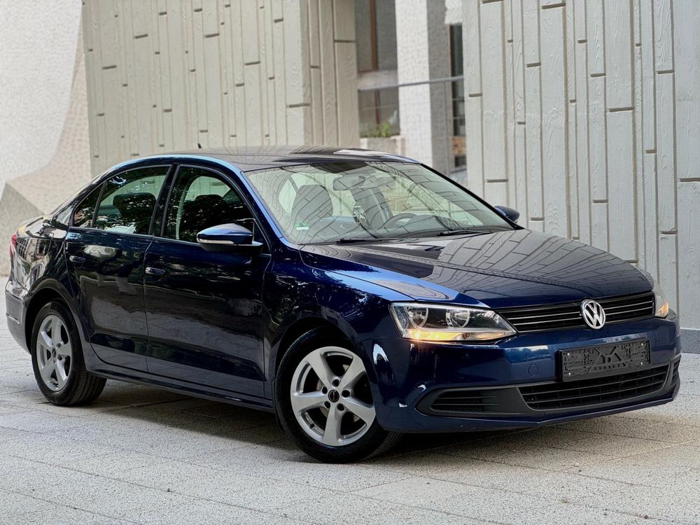 Vw Jetta 1.6TDI 2011 - AUTOMAT