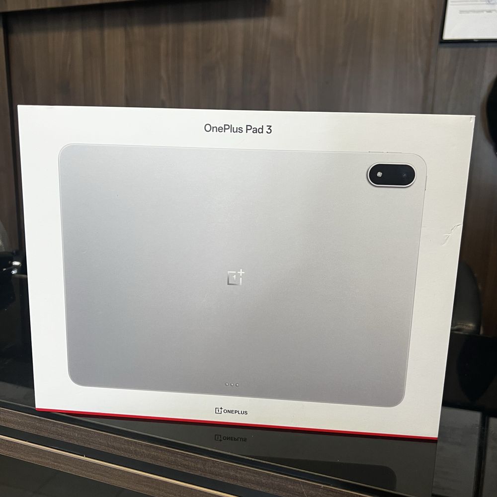 Нов! 2г. Гаранция! OnePlus Pad 3 13.2 12GB RAM 256GB, Silver, Blue