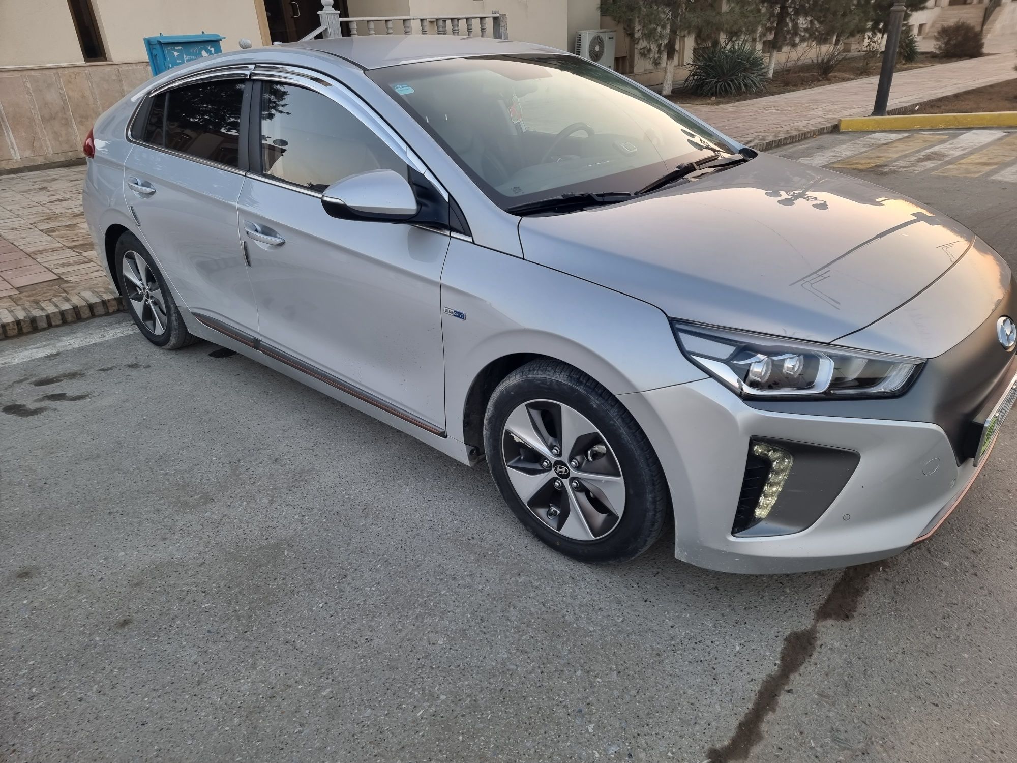 Hyundai IONIQ Q Elektromobil KOREYA электромобиль