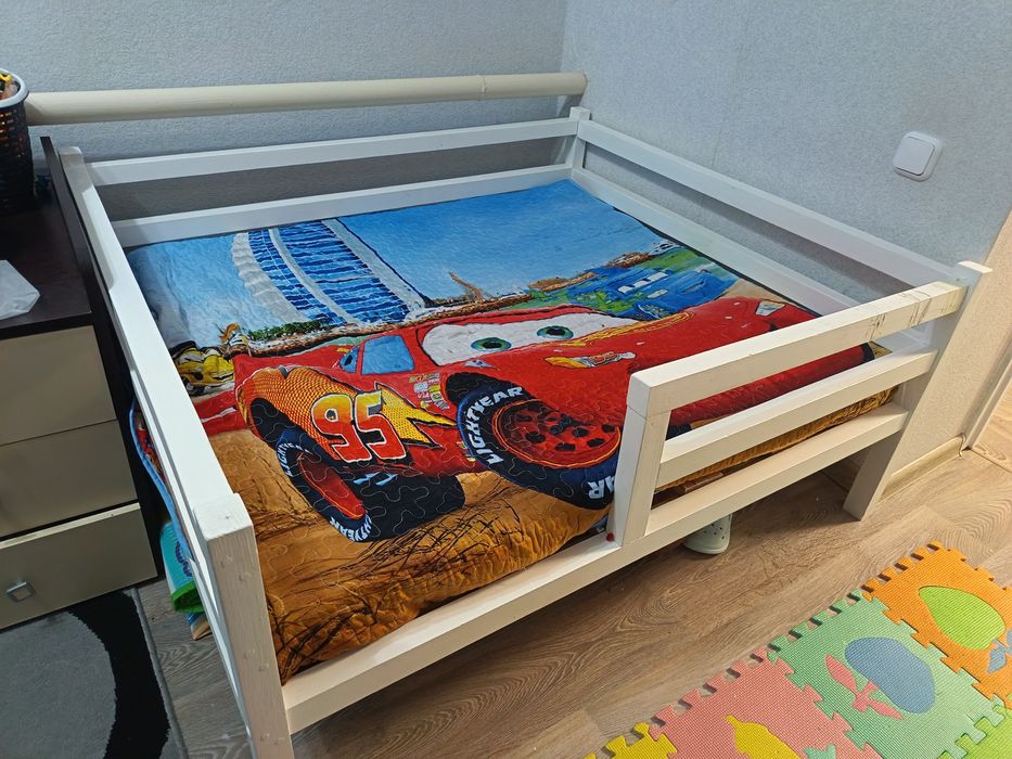 Продам детскую кровать.