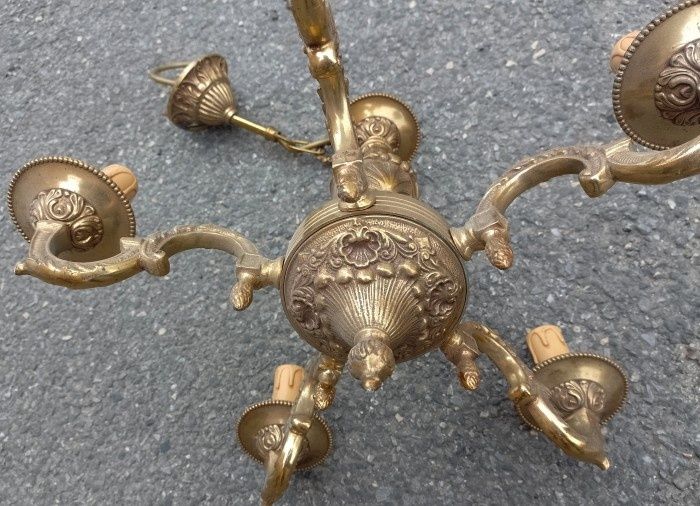 Candelabru Empire din bronz,stare excelenta piesa frumoasă cu o lucrăt