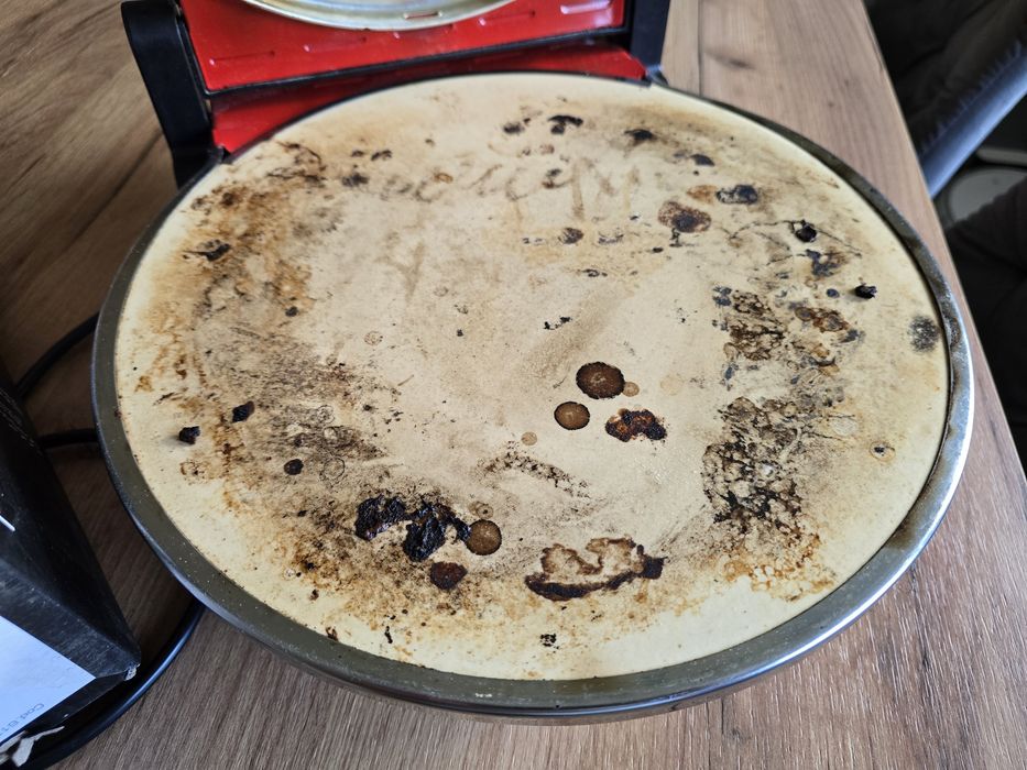 Cuptor electric pentru pizza Ariete "Pizza in 4 minute" 0909/10, 1200W