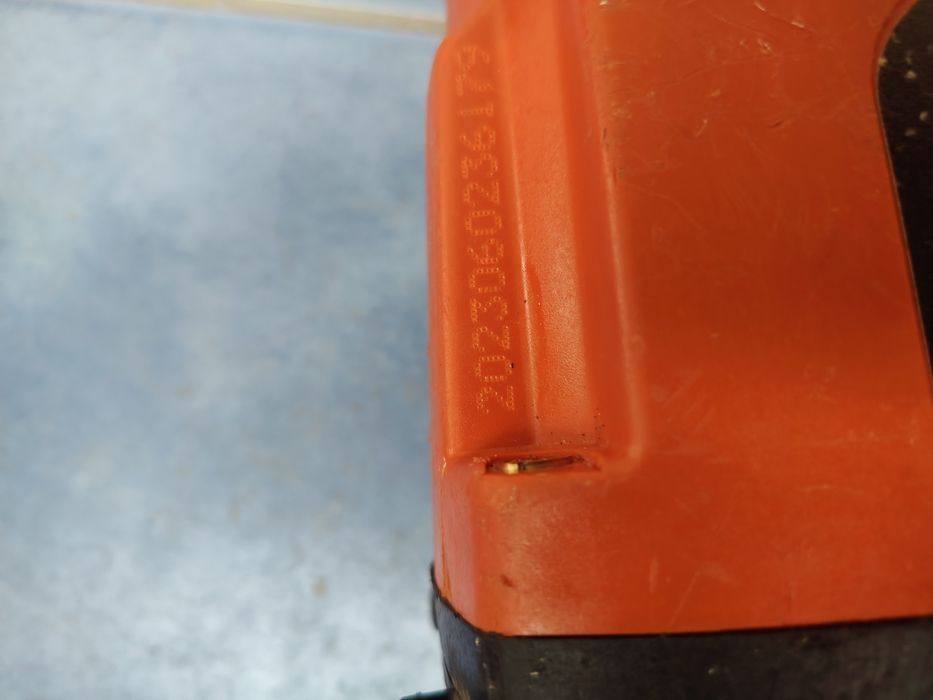 Pistol de implantat cuie beton cu gaz SPIT PULSA  40P