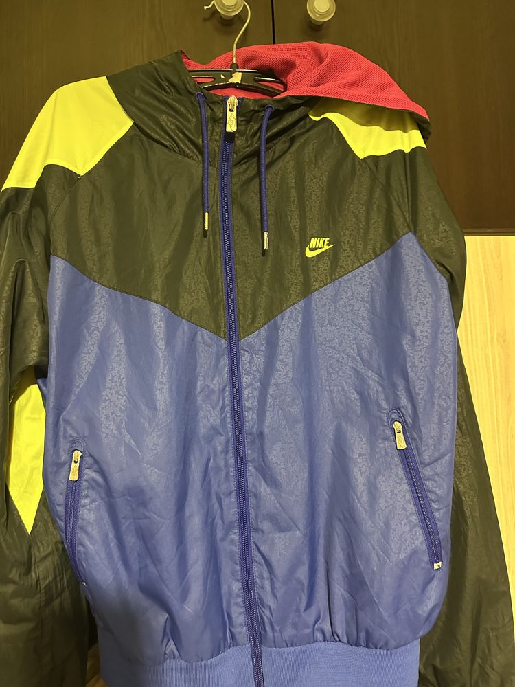 Ветровка Nike - размер М