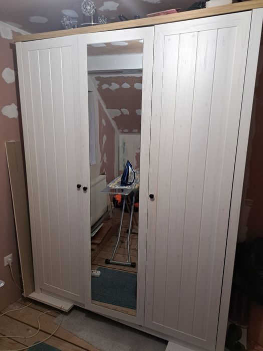 Vând dulap Markskel 160×210 Alb Stejar