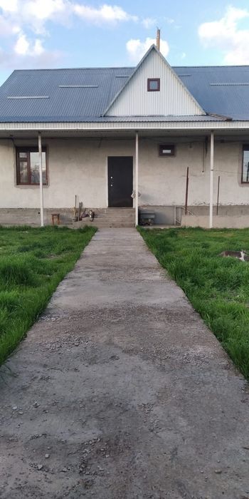 Большой новый дом с мансардой и подвалом в г. Шу