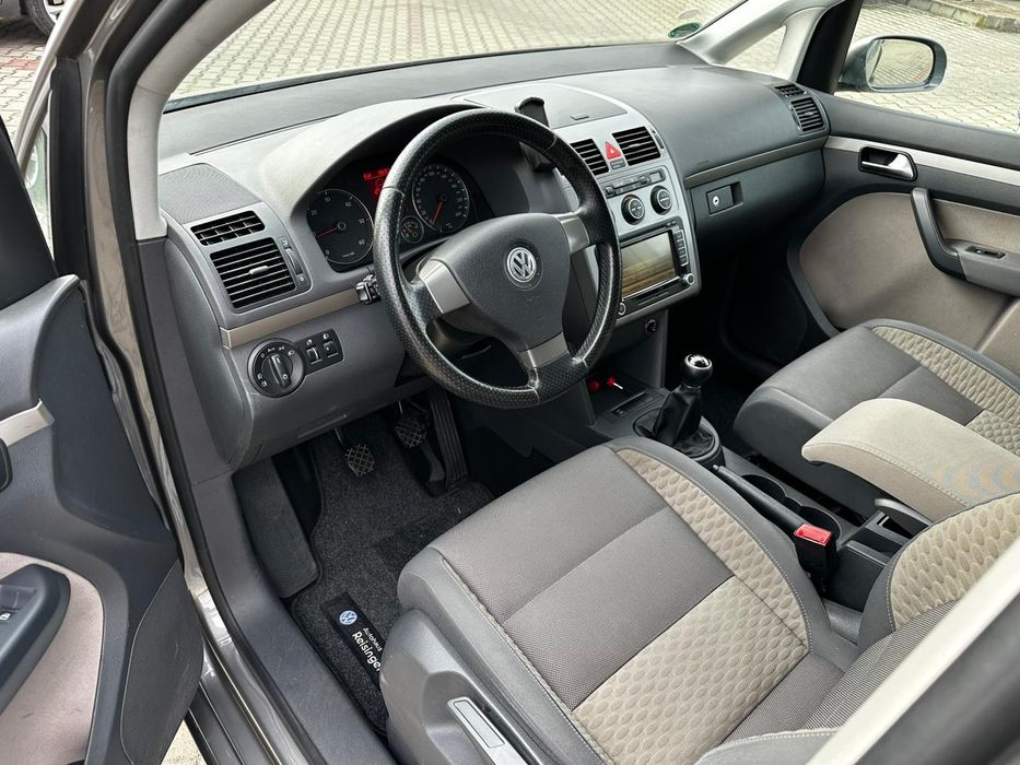 2010 Vw Touran Cross 7 Locuri - 2.0 TDI 140CP - Pilot / Senzori / Navi