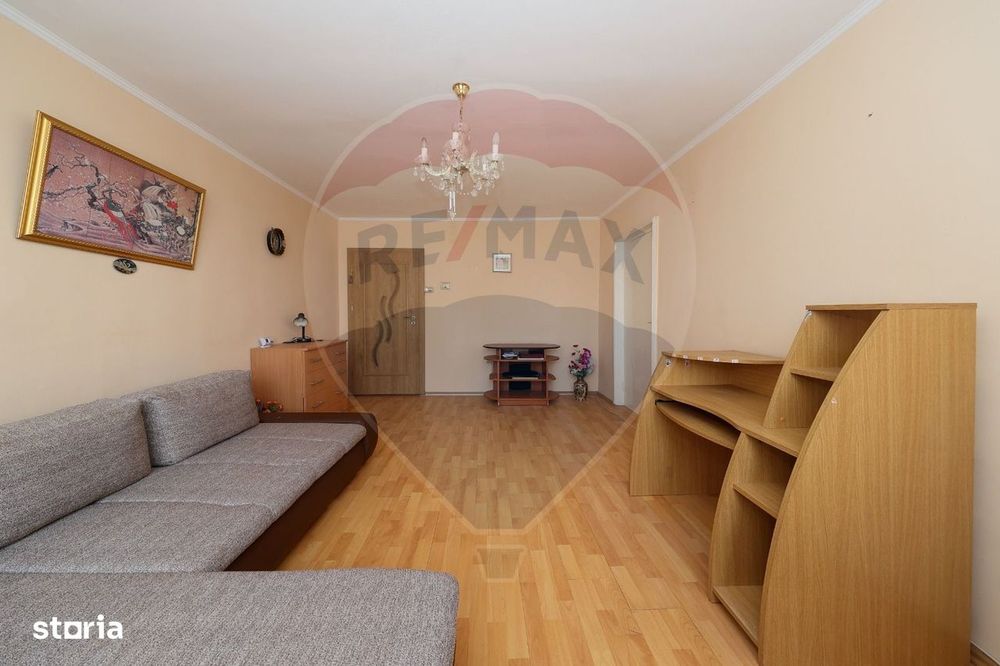 Apartament cu 3 camere de vânzare în zona Calea Bucuresti