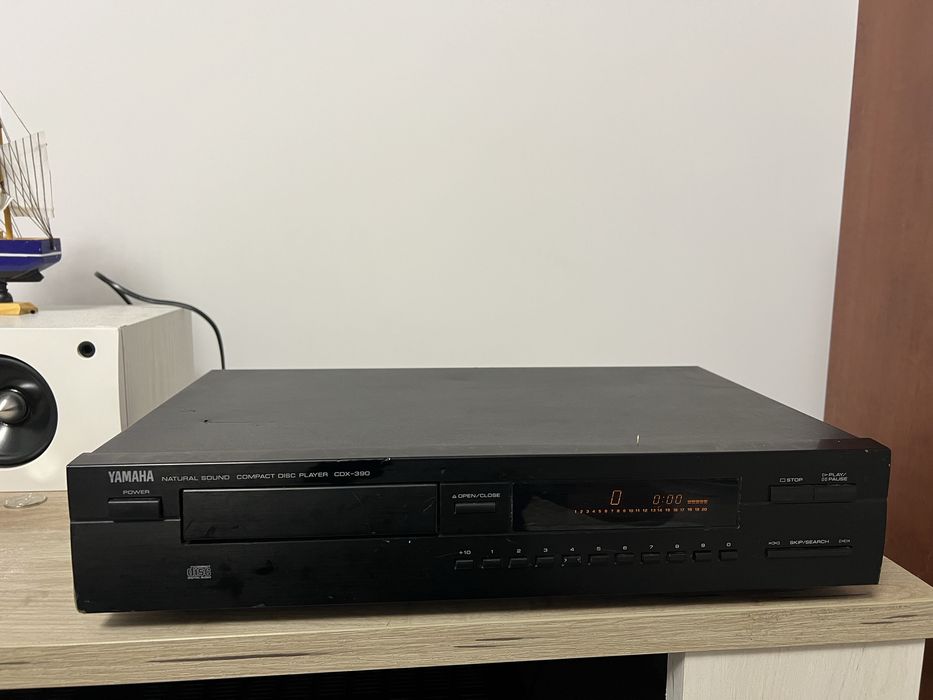 CD Player Yamaha CDX-390