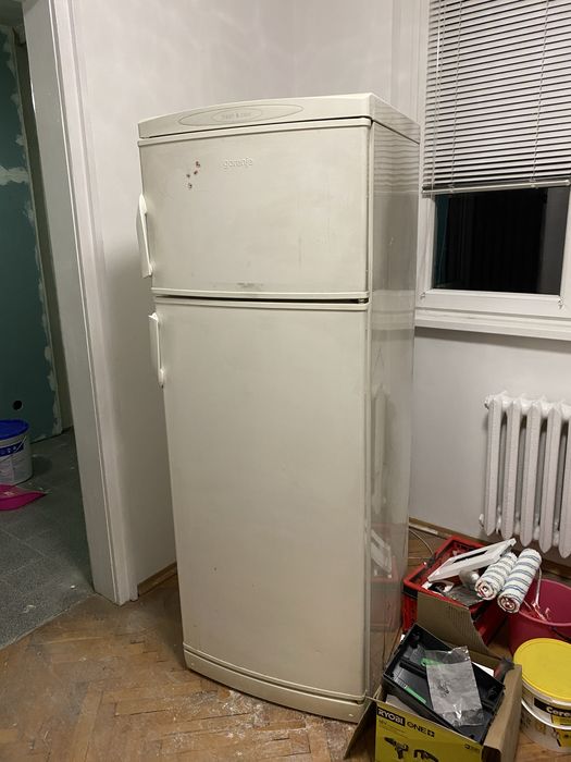 Хладилник с горна камера