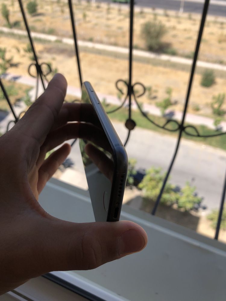 iphone 8 64gb yaxw sostayaniya