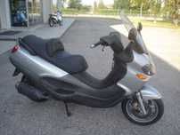 продавам piaggio x9 180 200 на части
