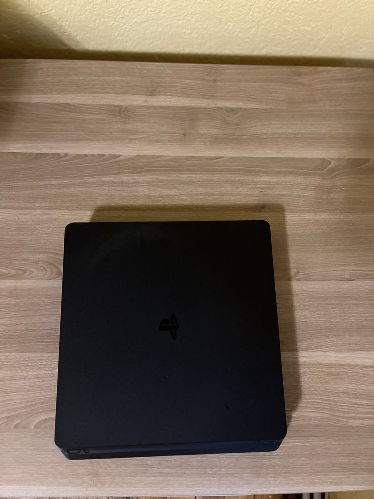 Playstation 4 slim