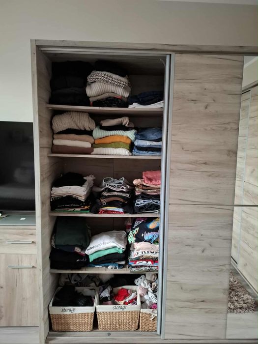 Dulap dormitor in stare foarte buna