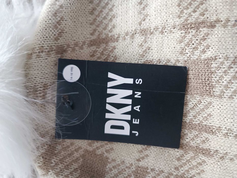 Сет шал и шапка DNKY