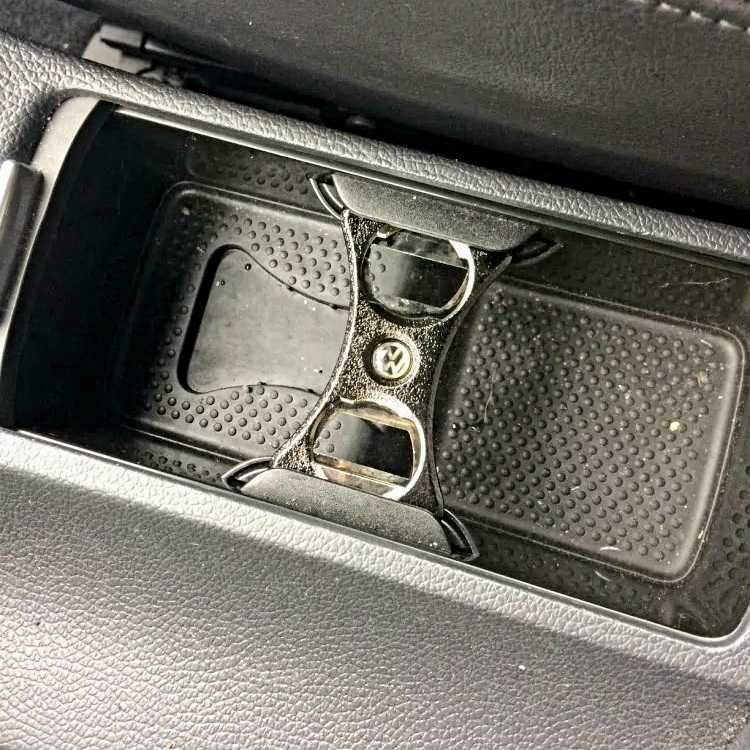 VW Ограничител отварачка за Поставката за чаши в VW GOLF 5 6 Jetta