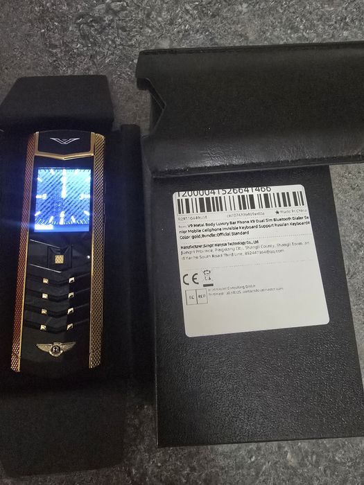 Vând telefoane  noi