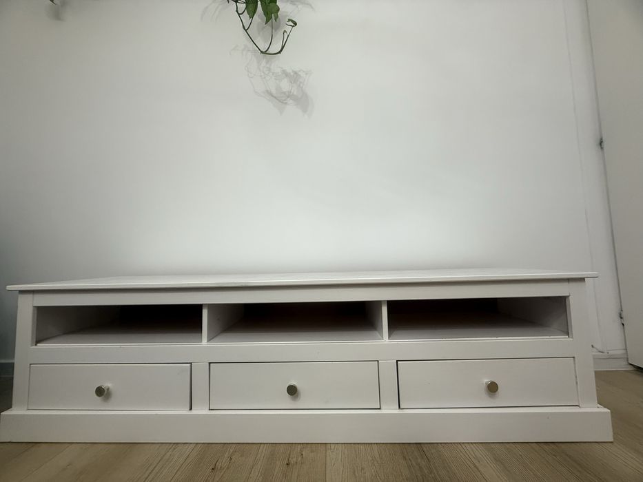 Comoda TV pentru living
