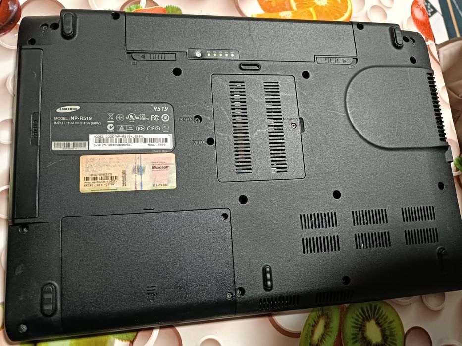 Samsung windows 7 sotiladi.