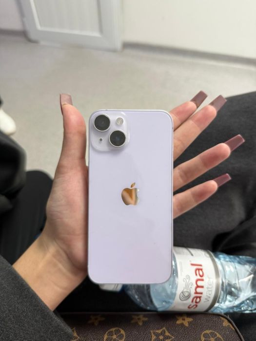 Срочно продаю айфон 14