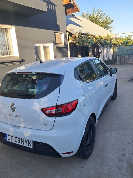 Vând Renault clio