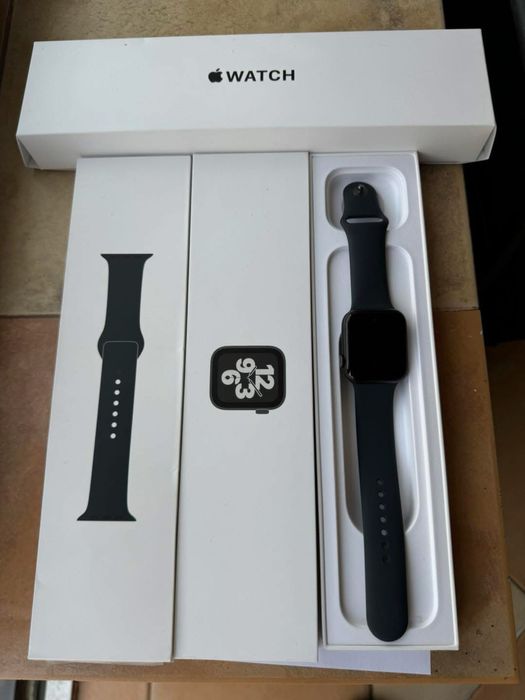 Apple Watch SE 44mm fullbox