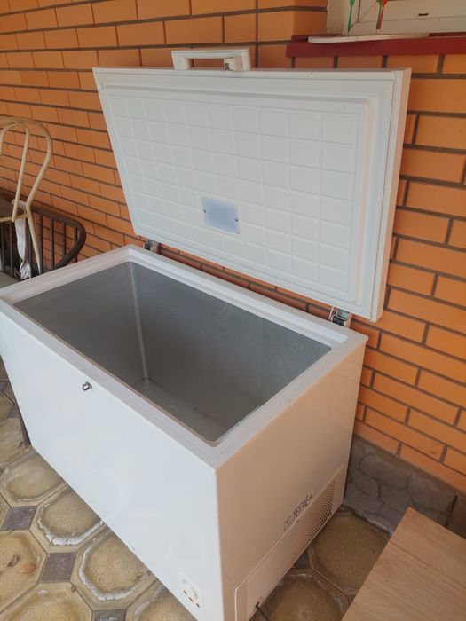 Продам морозильную камеру