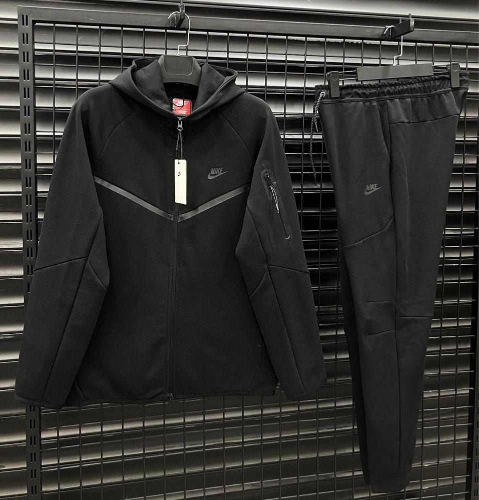 Nike Tech Fleece/2024-2025
