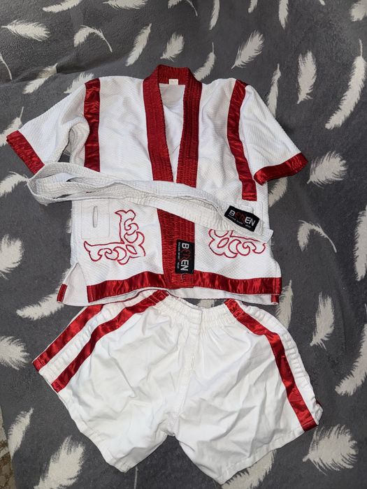 Спортивный костюм