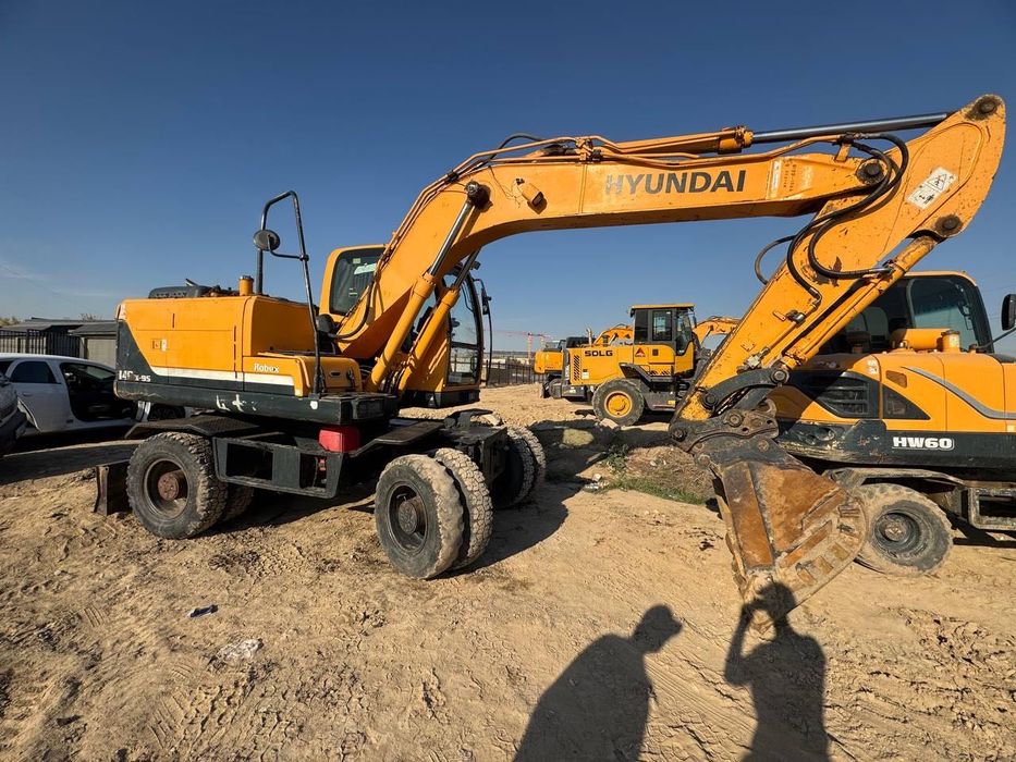 Hyundai R140W-95