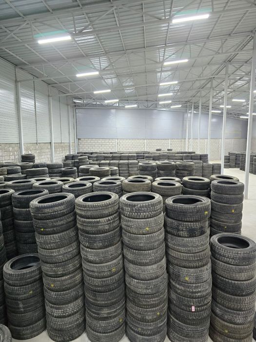 Зимние шины б/у 215/65 R16