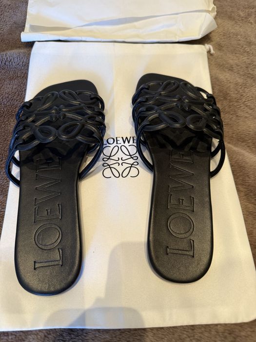 Papuci Loewe Petal Anagram noi