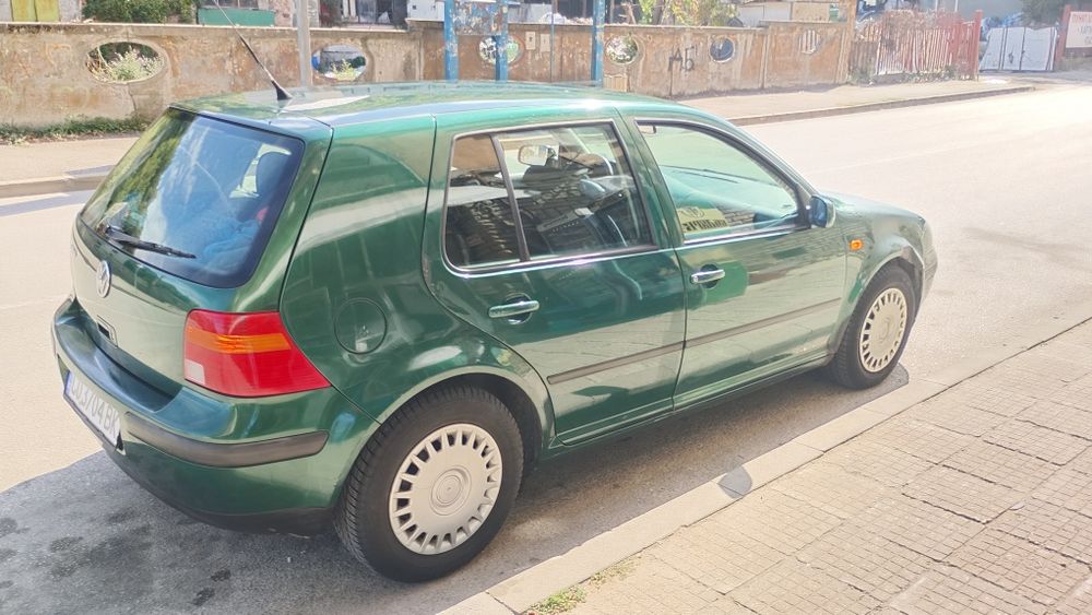 Продавам Кола за работа vw golf 4/1.4 газ бензин.всичко платено